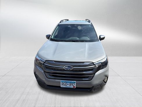 Used 2025 Subaru Forester Premium AWD/4WD image 5