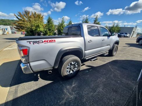 Used 2021 Toyota Tacoma TRD Off-Road AWD/4WD image 8