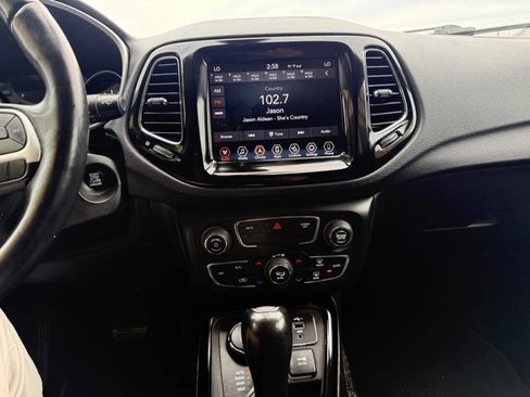 Used 2019 Jeep Compass Limited AWD/4WD image 15