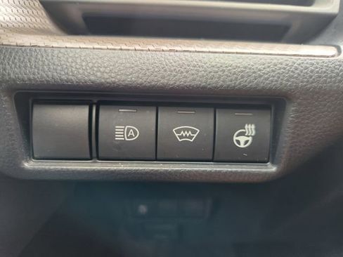 Used 2024 Toyota Prius XLE FWD image 21