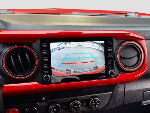 Used 2020 Toyota Tacoma TRD Off-Road image 21