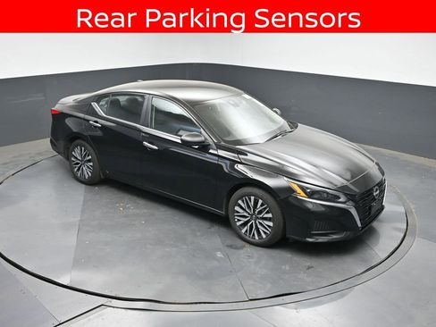 Used 2025 Nissan Altima 2.5 SV image 24