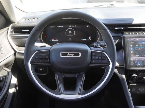 Used 2024 Jeep Grand Cherokee L Limited w/ Black Appearance Package image 19