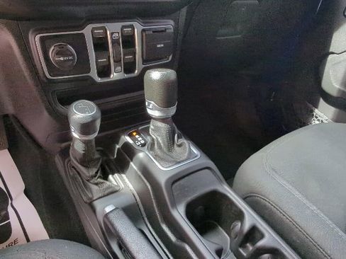 Certified 2019 Jeep Wrangler Unlimited Sport S AWD/4WD image 17