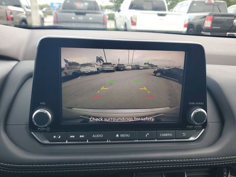 Certified 2022 Nissan Rogue SV image 10