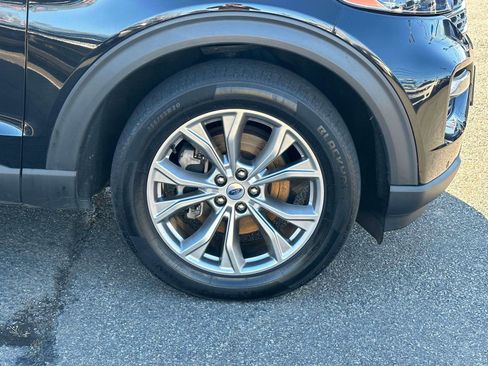 Used 2022 Ford Explorer Limited w/ Equipment Group 301A image 6