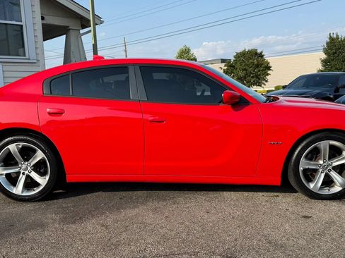 Used 2016 Dodge Charger R/T RWD image 6