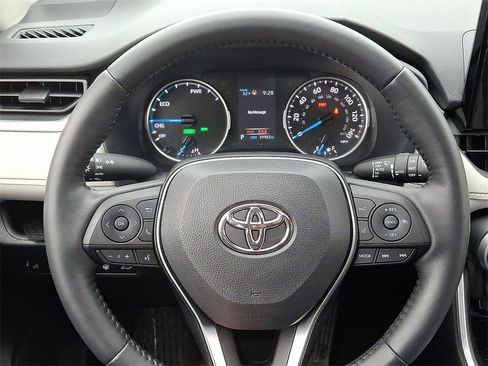 Used 2022 Toyota RAV4 XLE w/ Convenience Package image 20