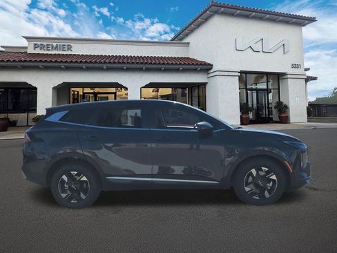 New 2026 Kia Sportage LX FWD image 9