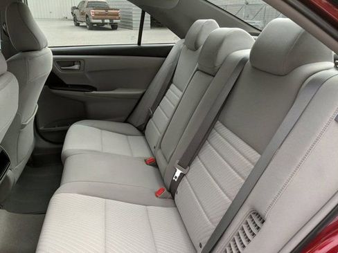 Used 2015 Toyota Camry LE image 13