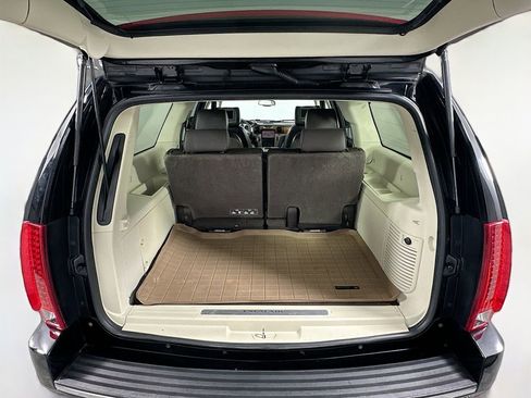 Used 2011 Cadillac Escalade ESV Platinum image 33