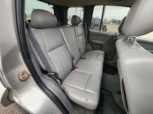 Used 2006 Jeep Liberty Limited image 19