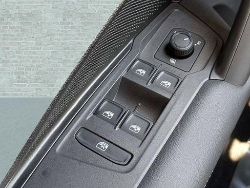 Certified 2025 Volkswagen Tiguan S FWD image 22