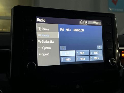 Used 2020 Toyota Corolla LE image 17