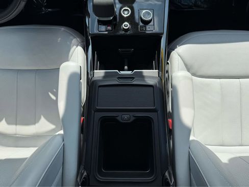 Used 2023 Land Rover Range Rover Sport SE AWD/4WD image 28