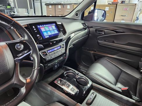 Used 2019 Honda Pilot Touring image 8