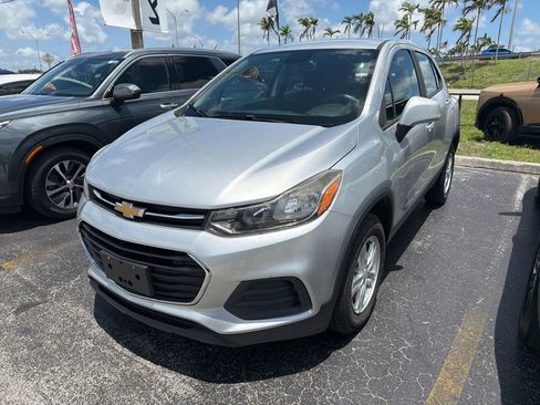 Used 2017 Chevrolet Trax LS AWD/4WD image 2