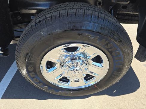 New 2026 RAM 2500 Tradesman w/ Chrome Appearance Group image 32