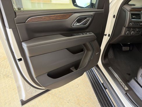 Used 2024 Chevrolet Tahoe High Country w/ Advanced Technology Package AWD/4WD image 21