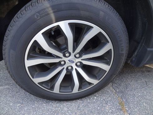 Used 2025 Ford Explorer ST-Line image 12