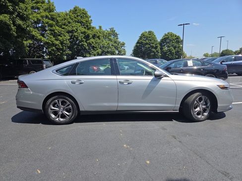 Certified 2023 Honda Accord EX image 23