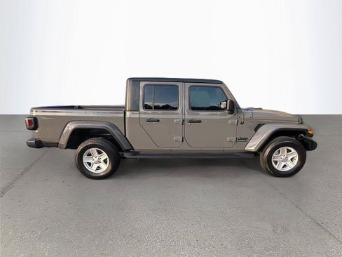 Used 2020 Jeep Gladiator Sport w/ Quick Order Package 24S AWD/4WD image 3