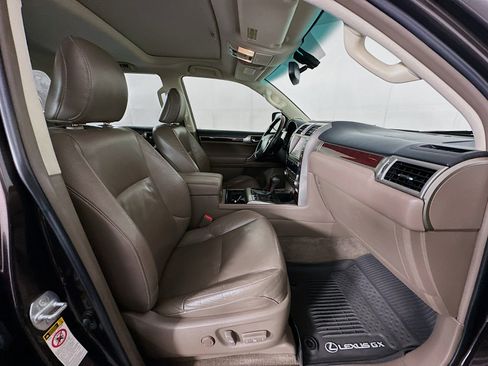 Used 2016 Lexus GX 460 w/ Premium Package AWD/4WD image 33