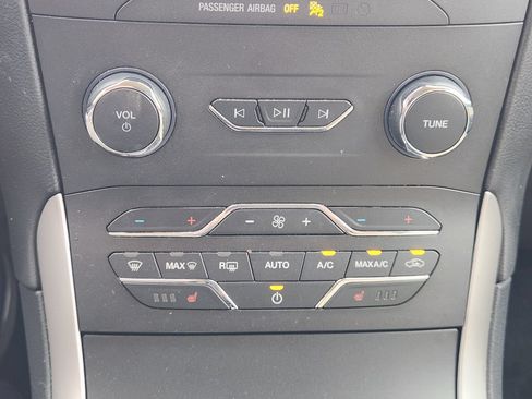 Used 2020 Ford Edge SEL w/ Convenience Package FWD image 18
