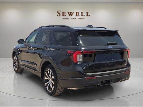 New 2026 Ford Explorer ST-Line RWD image 3