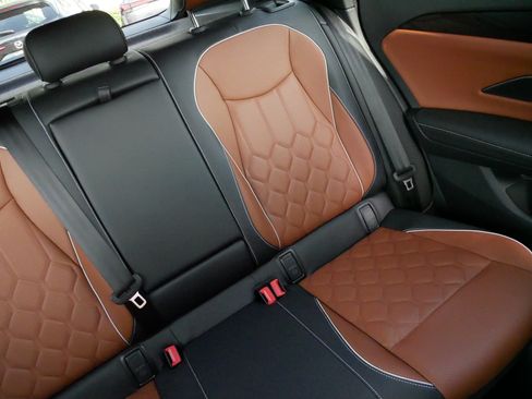 Certified 2025 Volkswagen Tiguan SEL R-Line AWD/4WD image 14