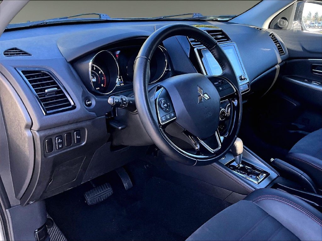 Used 2025 Mitsubishi Outlander Sport SE AWD/4WD image 8