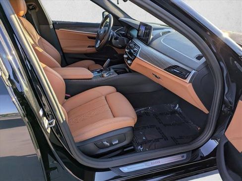 Used 2023 BMW 530i w/ Convenience Package image 22
