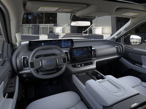New 2026 Ford Expedition Platinum w/ Driver's Package AWD/4WD image 9