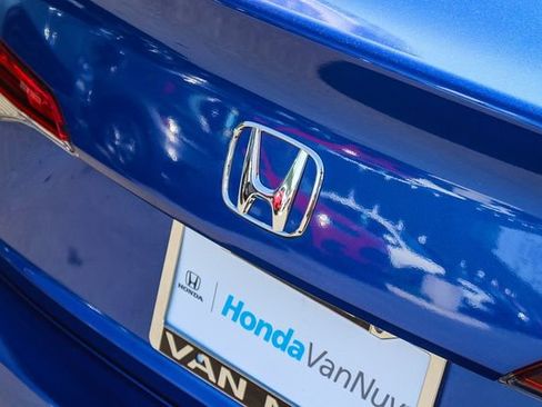 Used 2023 Honda Civic Touring image 9