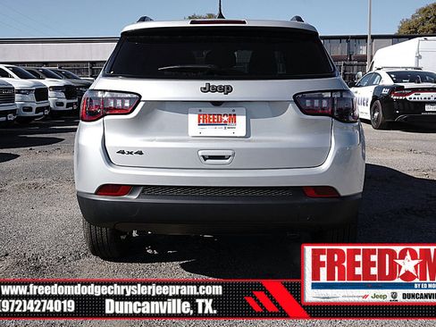 New 2026 Jeep Compass Latitude AWD/4WD image 4