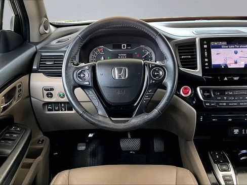 Used 2016 Honda Pilot Touring image 8