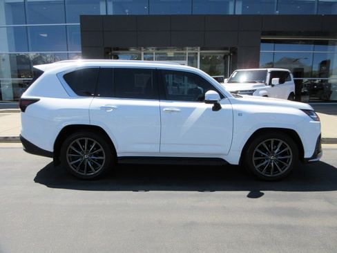 Used 2024 Lexus LX 600 F Sport AWD/4WD image 12