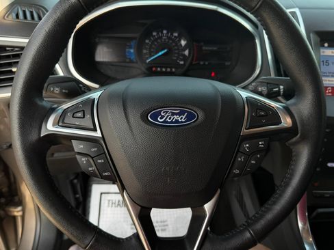 Used 2019 Ford Edge Titanium FWD image 21