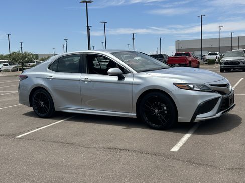 Used 2024 Toyota Camry XSE FWD image 7