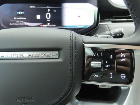 New 2025 Land Rover Range Rover SE image 12