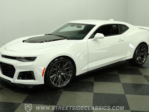 Used 2023 Chevrolet Camaro ZL1 RWD image 6