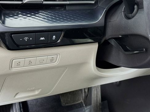 Used 2022 Kia Carnival SX Prestige FWD image 22