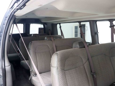 Used 2017 Chevrolet Express 3500 LT w/ LT Preferred Equipment Group RWD image 13