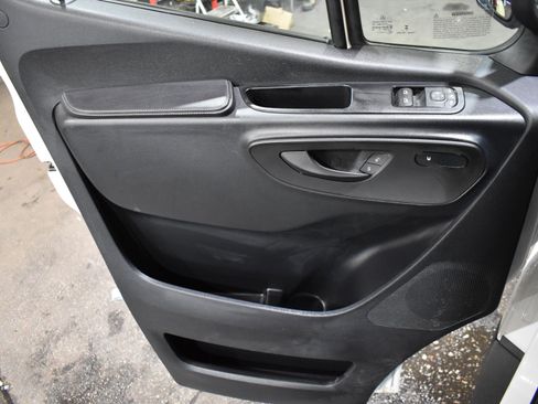 Used 2024 Mercedes-Benz Sprinter 2500 w/ Acoustic Package image 18