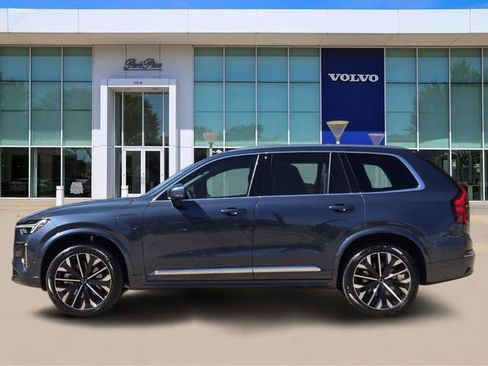 New 2025 Volvo XC90 T8 Plus w/ Protection Package Premier image 3