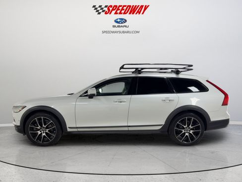 Used 2018 Volvo V90 T6 Cross Country w/ Convenience Package image 5
