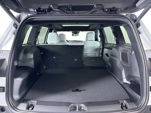 New 2026 Jeep Cherokee Overland w/ Advanced Pro Tech Group image 9