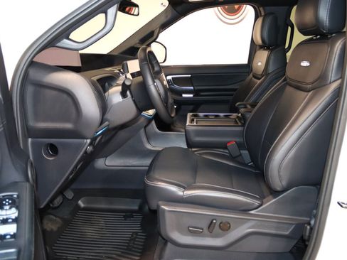 Used 2025 Ford Expedition Platinum w/ Stealth Performance Package AWD/4WD image 32