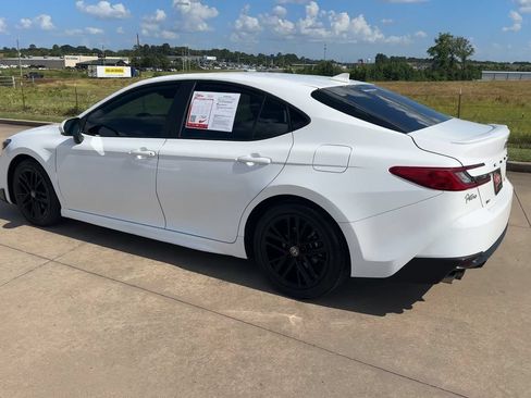 Used 2025 Toyota Camry SE FWD image 6