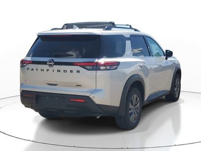 New 2025 Nissan Pathfinder SV w/ Black Appearance Package
